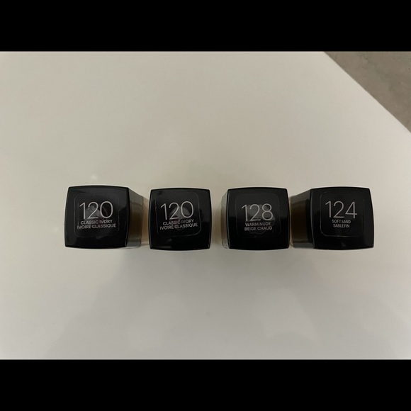 Maybelline Fit Me Matte + Poreless foundation - Picture 2 of 3